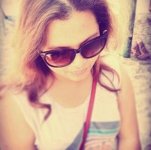 Meet your Posher, Fatima